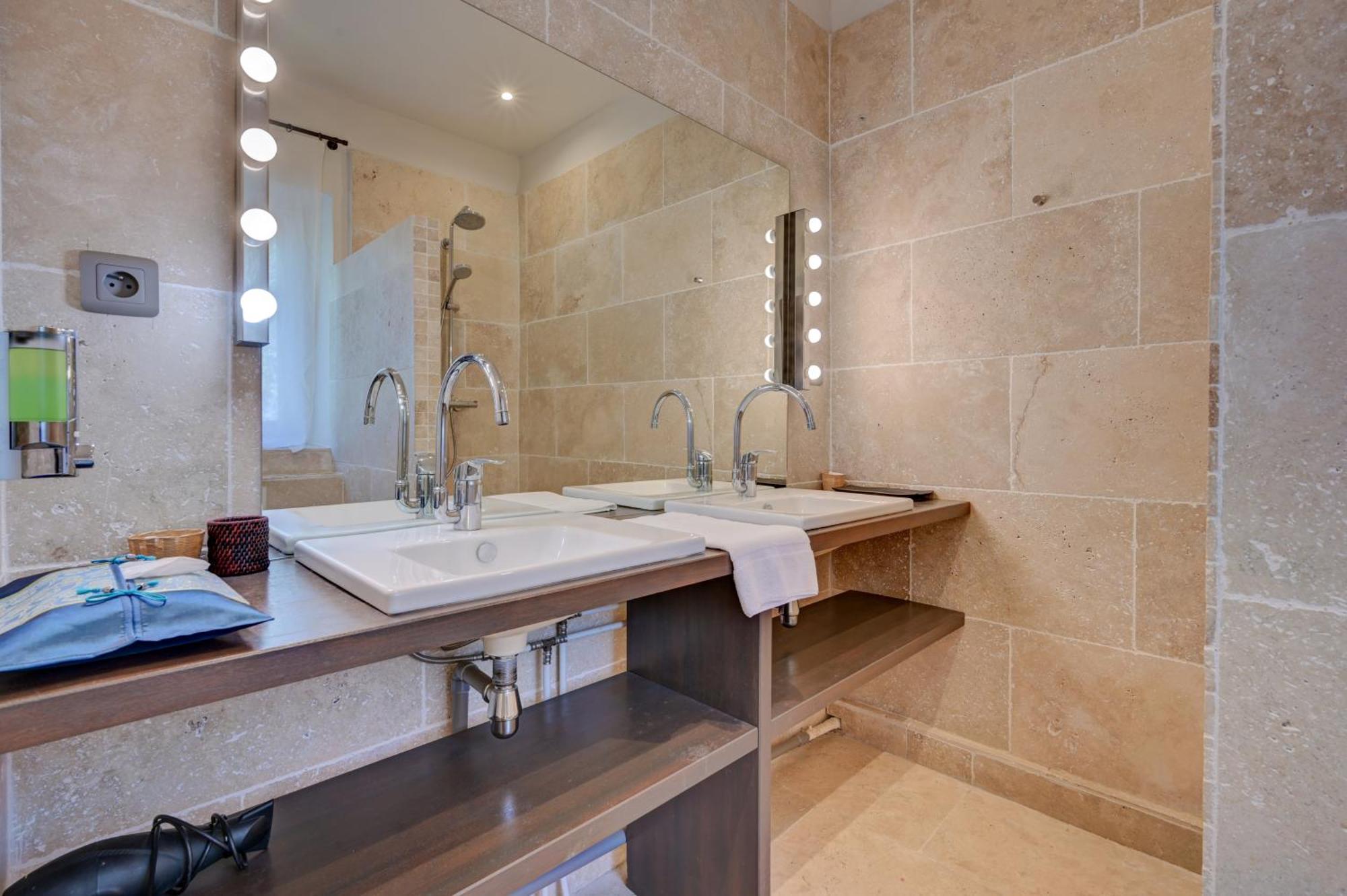 Hostellerie Le Paradou Lourmarin Ngoại thất bức ảnh